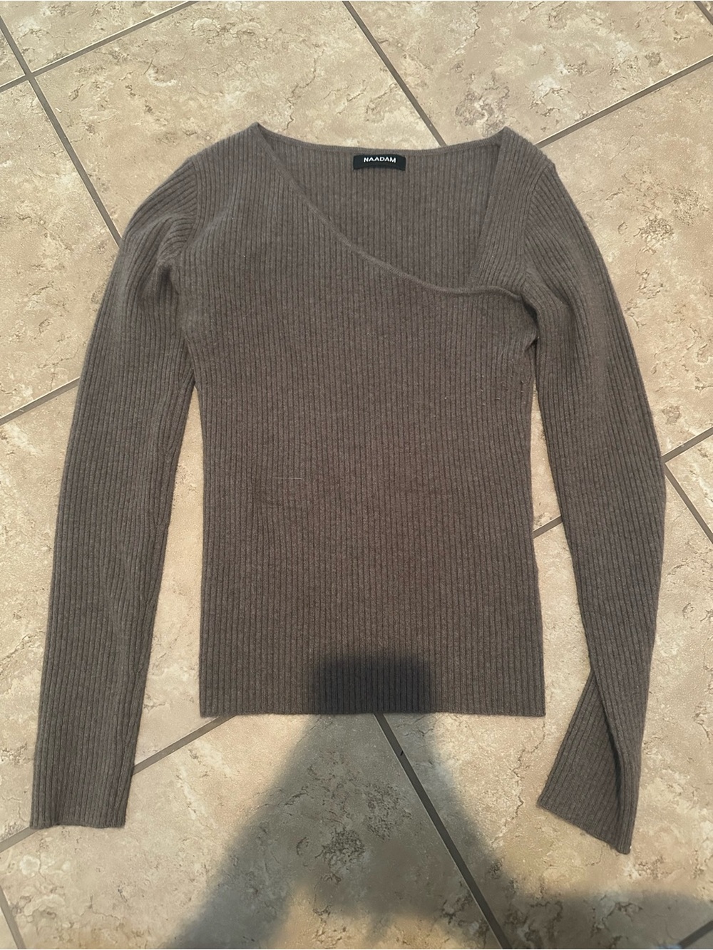 CASHMERE SWEATER